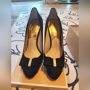 Michael Michael Kors Delphine Pump Black Suede